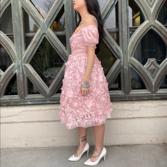 Elegant Pink Lace Midi Dress - Picture 4 of 7